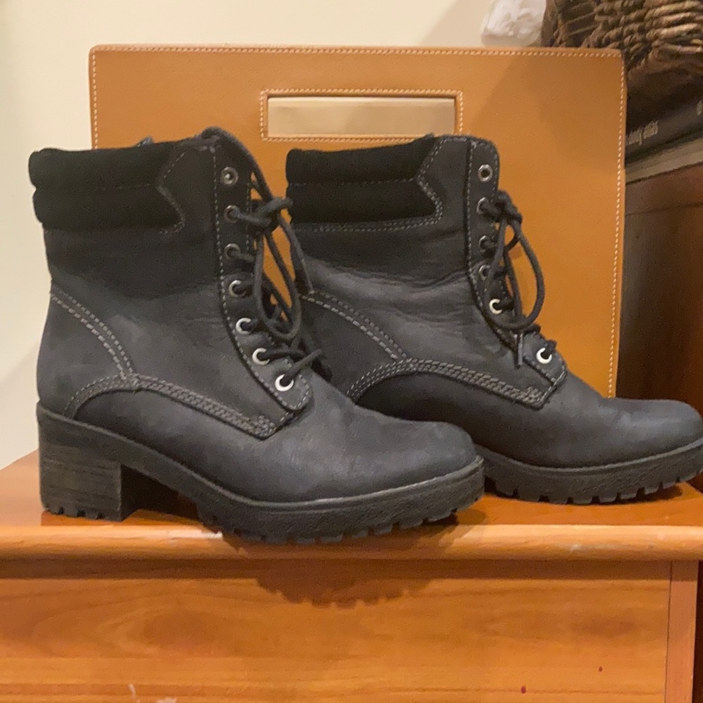 Black Cougar Lace up Waterproof Leather Boots